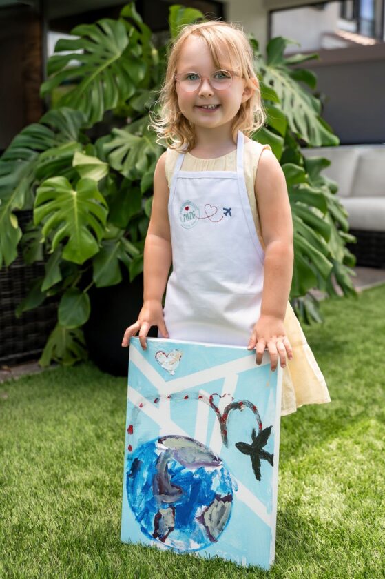 Island artist mentors Child Artist